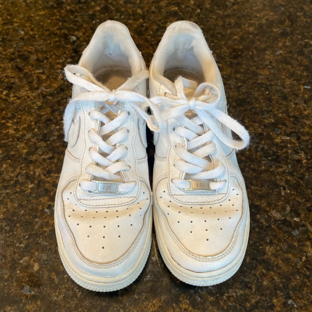 Nike Air Force 1 White Size 6.5 Women's / 5 Youth